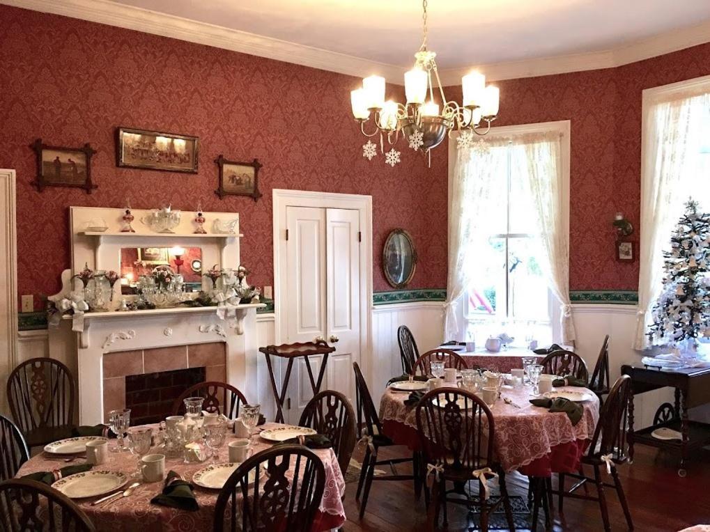 Holly House Of Hamilton Bed & Breakfast Eksteriør bilde