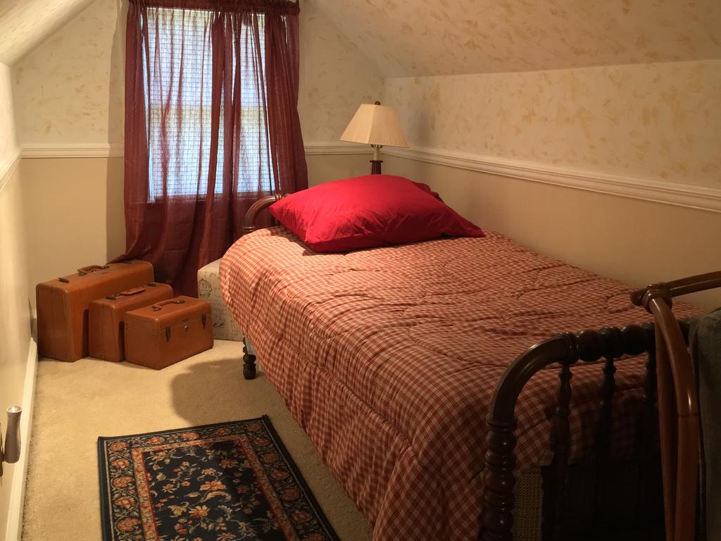 Holly House Of Hamilton Bed & Breakfast Eksteriør bilde