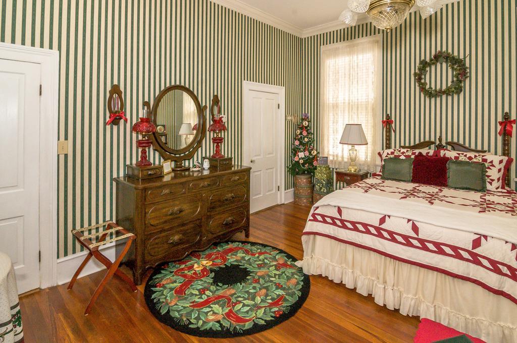 Holly House Of Hamilton Bed & Breakfast Eksteriør bilde