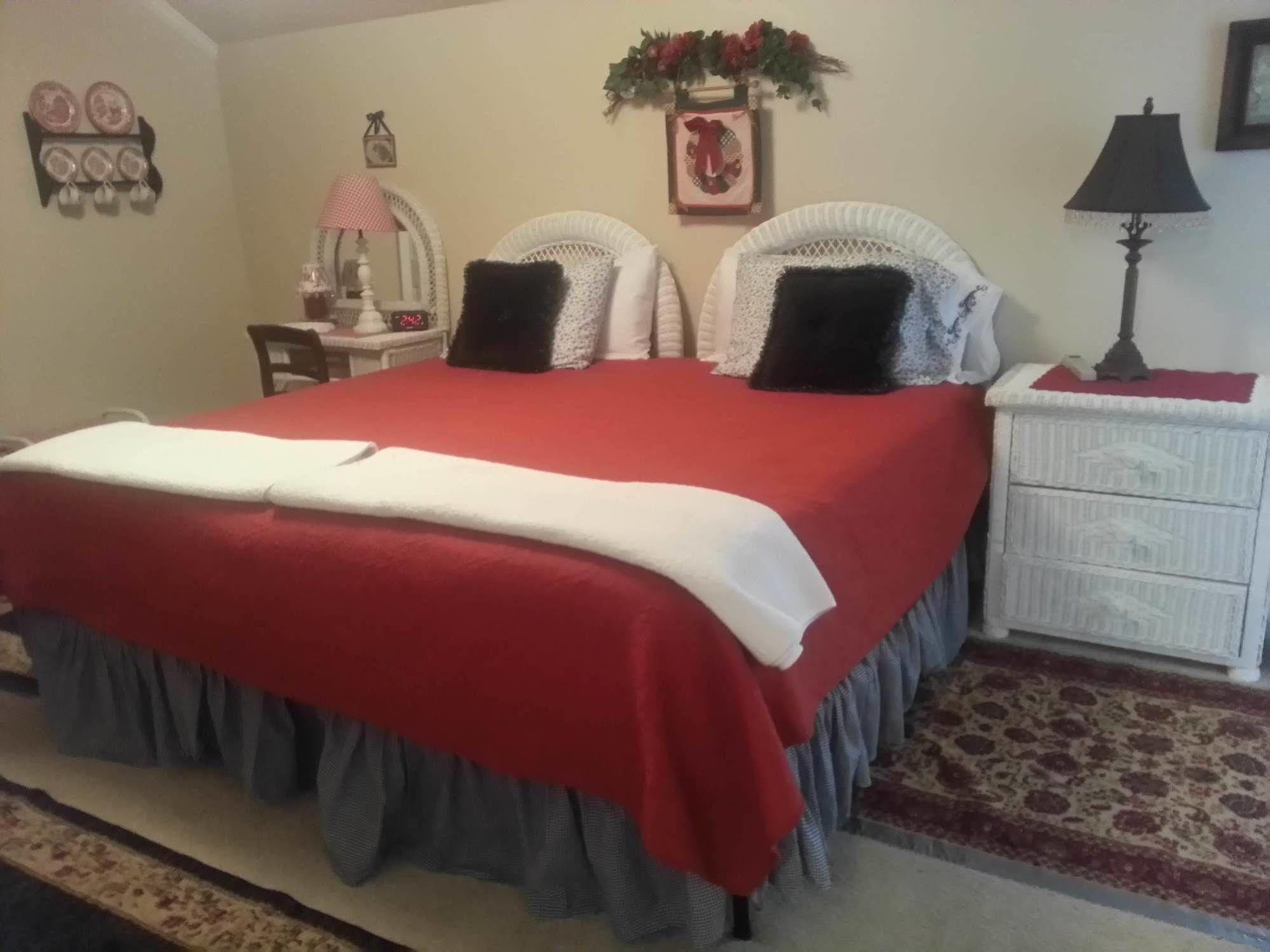 Holly House Of Hamilton Bed & Breakfast Eksteriør bilde